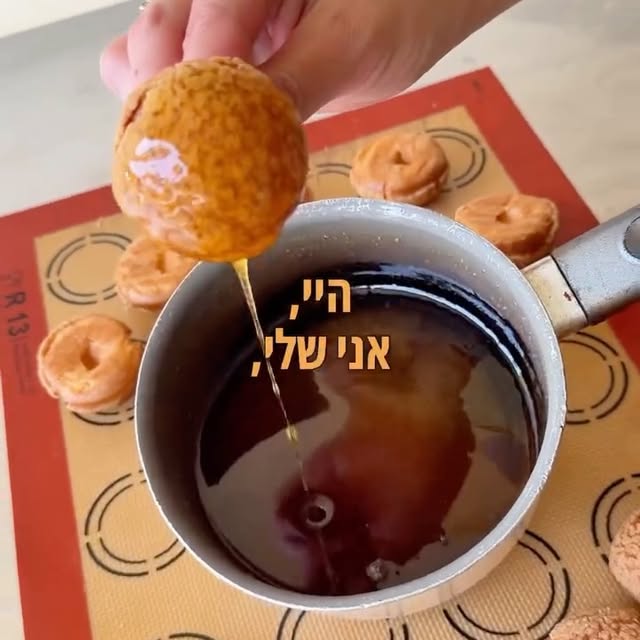 ⁨ ⁨ ⁨ ⁨ היי. אני שלי, ואני מכינה קינוחים ומארזים מפנקים שעושים טוב על הלב. בתפריט שלי יש מארזי קינוחים מכל הסוגים, מבחר 